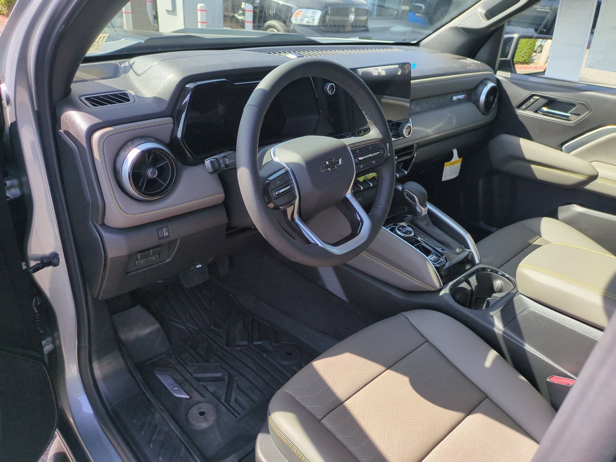 2026 Chevrolet Colorado ZR2 - Photo 10