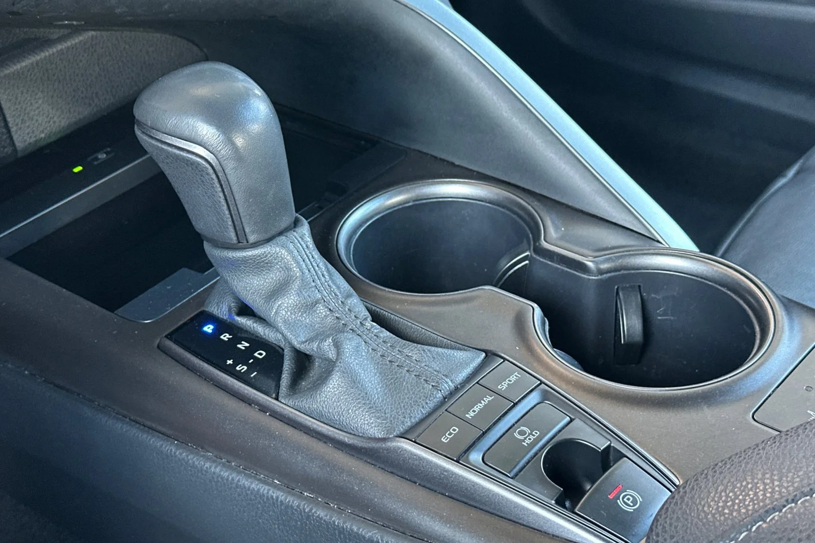 Used 2024 Ice Toyota XSE image 21