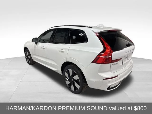 Used 2025 White Volvo T8 Plus image 4