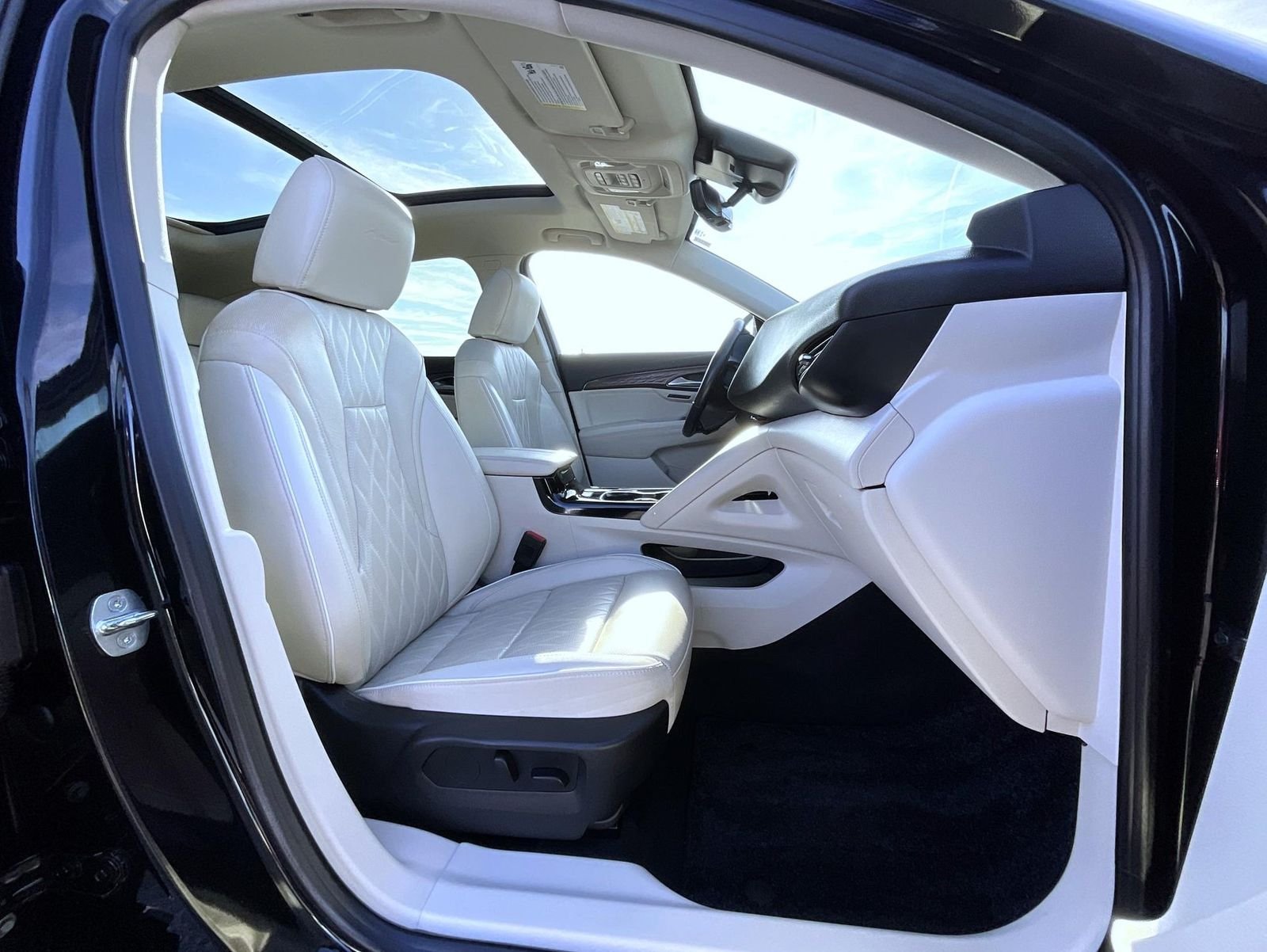 Used 2023 Black Buick Avenir image 15