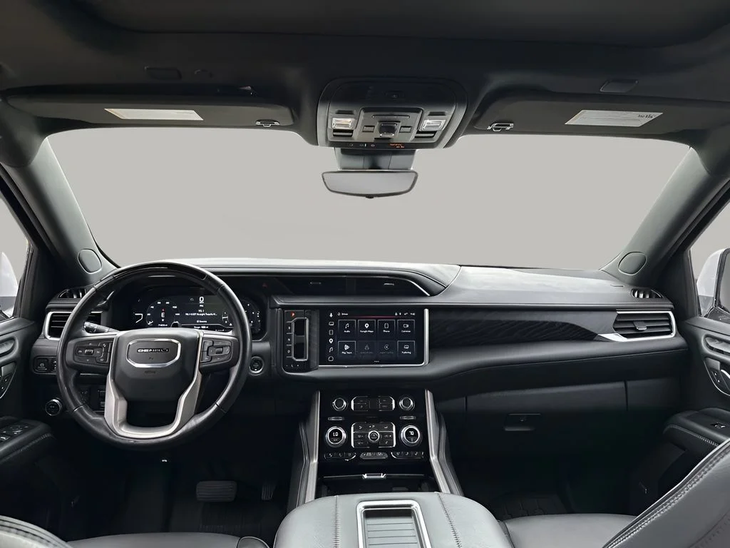 Used 2023 White GMC Denali image 22
