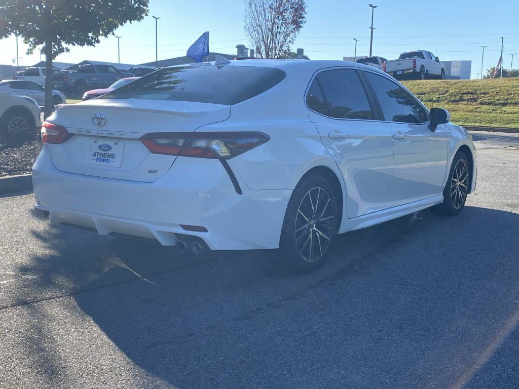 Certified Used 2023 Ice Toyota SE image 3