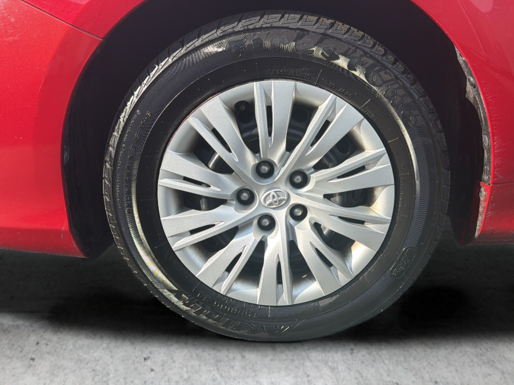 Used 2014 Red Toyota LE image 10