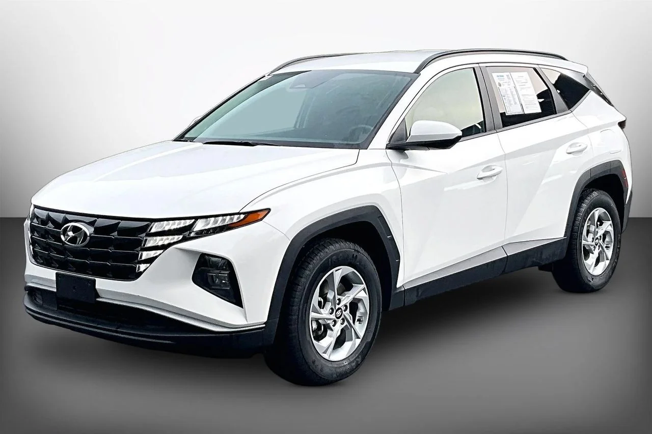 Certified Used 2024 White Hyundai SEL image 4