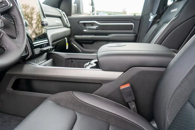 New 2026 Diamond Black Crystal Pearl-Coat Exterior Paint RAM Laramie image 14