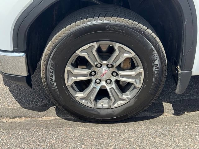 Used 2023 Summit White GMC SLE image 10