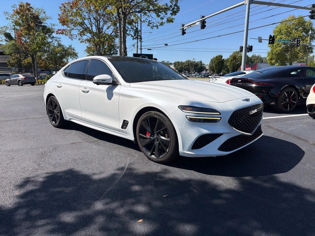 Used 2023 White Genesis 3.3T image 3