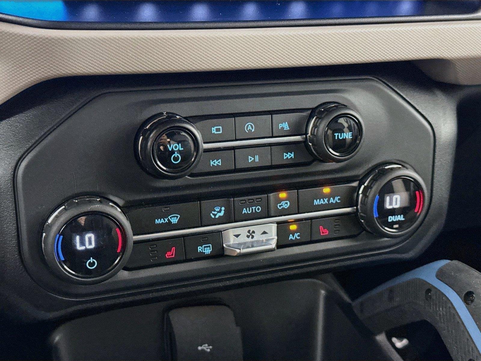 Used 2023 Azure Gray Metallic Tri-Coat Ford Wildtrak image 24