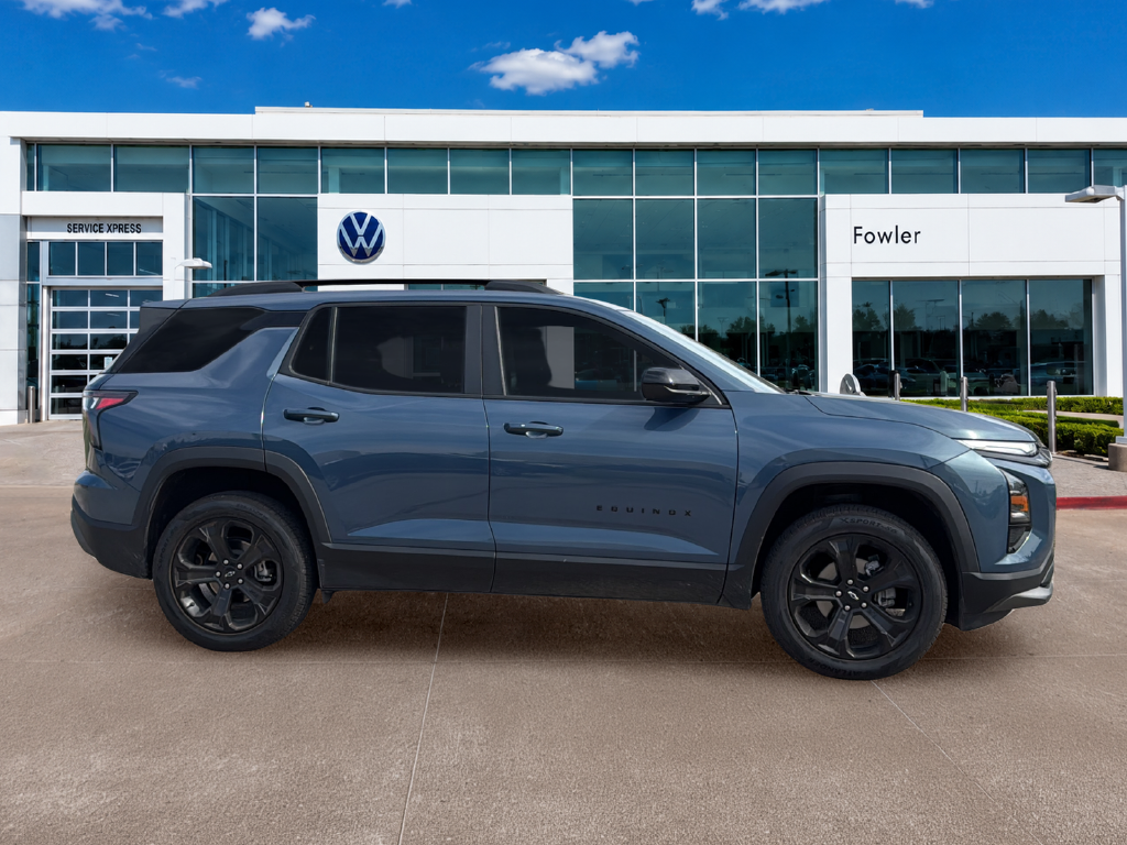Used 2025 Blue Chevrolet LT image 4