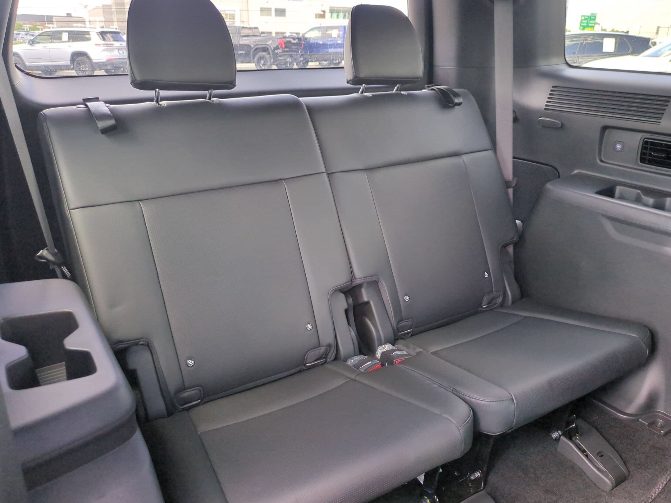 Used 2025 Phantom Black Hyundai Calligraphy image 31