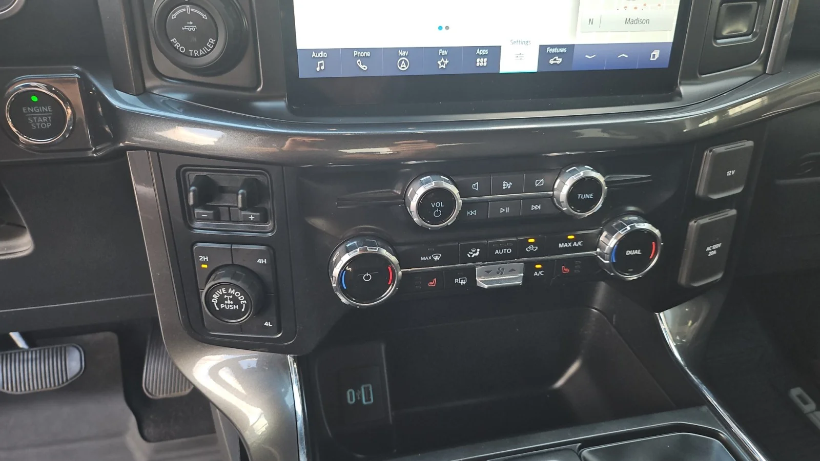 Used 2023 Black Ford XLT image 21