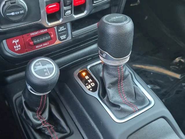 Used 2022 Gray Jeep Rubicon image 27