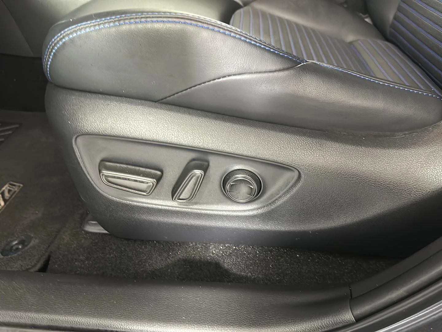 Used 2019 Magnetic Gray Metallic w/Black Roof Toyota XSE image 10