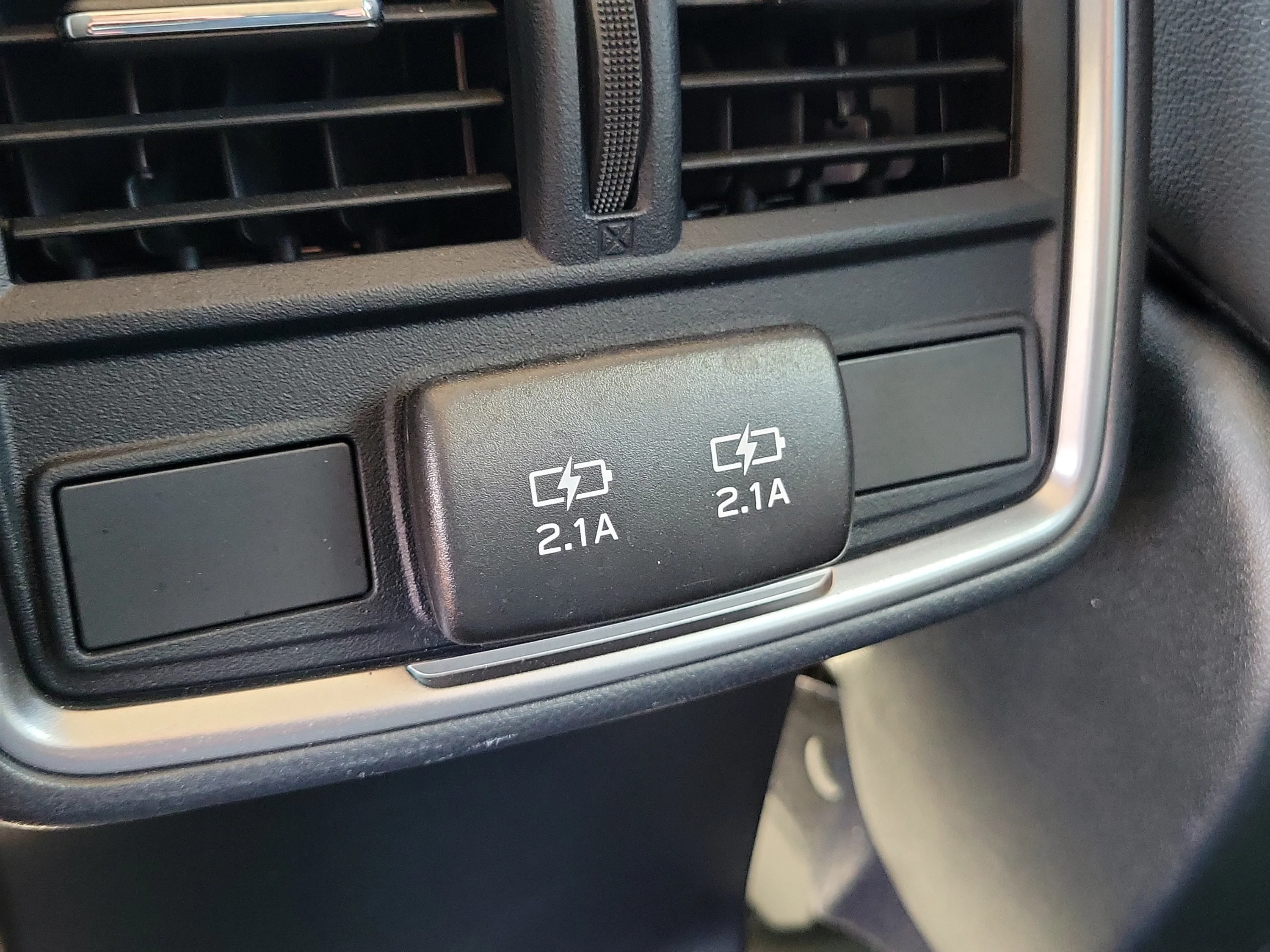 Used 2024 Magnetite Gray Metallic Subaru Limited image 17