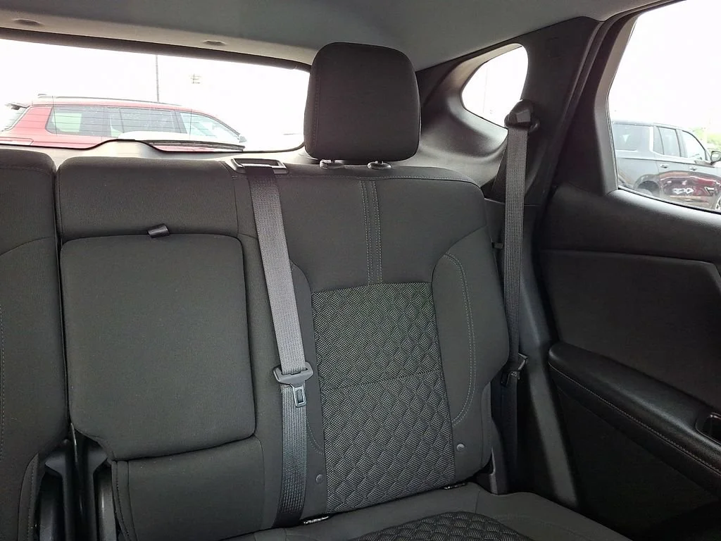 Used 2020 SUMMIT WHITE Chevrolet LT image 21