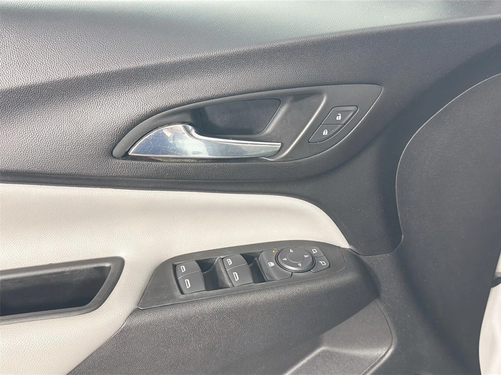 Used 2021 Summit White Chevrolet LS image 16