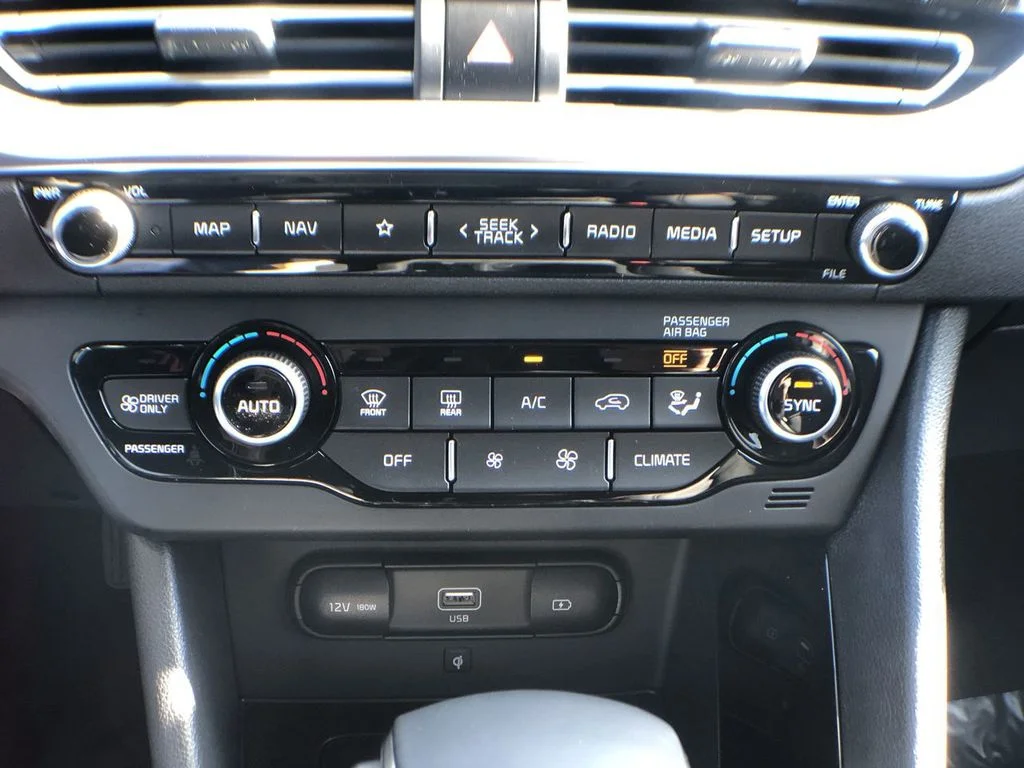 Used 2022 White Kia EX Premium image 51