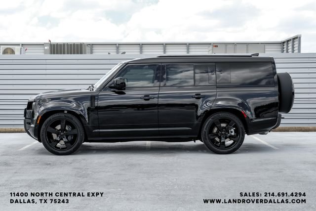 New 2026 Santorini Black Land Rover X-Dynamic SE image 9