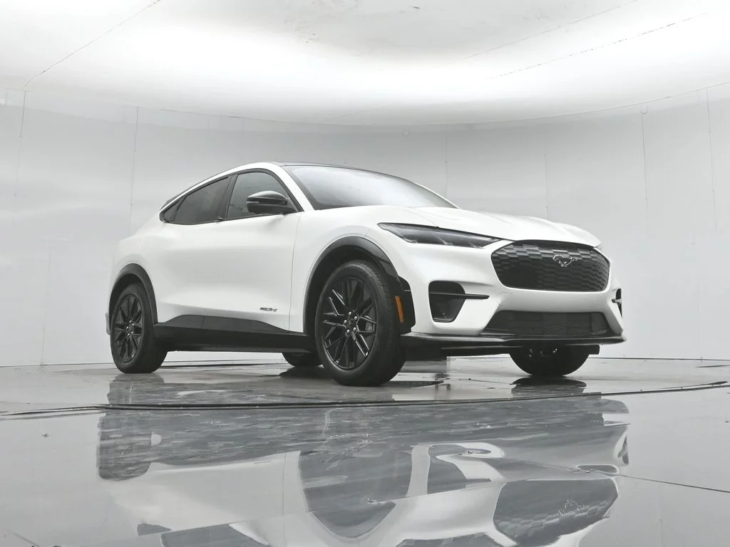 New 2026 Star White Metallic Tri-coat Ford Premium image 45