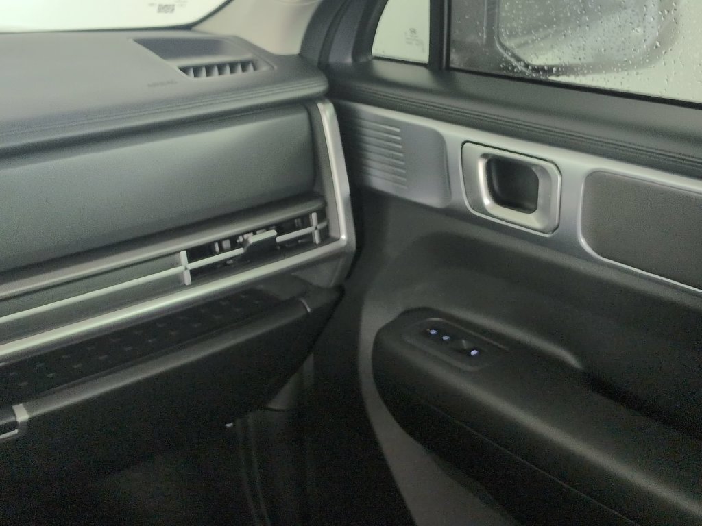 2025 Hyundai Santa Fe SE - Photo 23