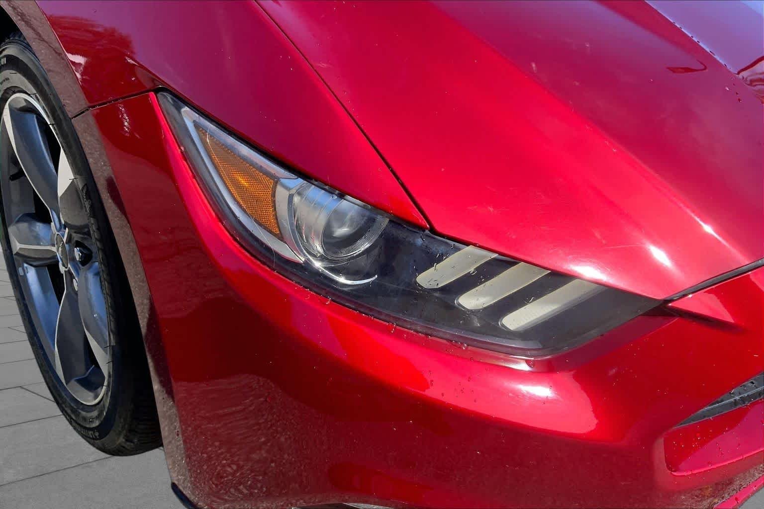 Used 2015 Ruby Red Metallic Tinted Clearcoat Ford V6 image 22