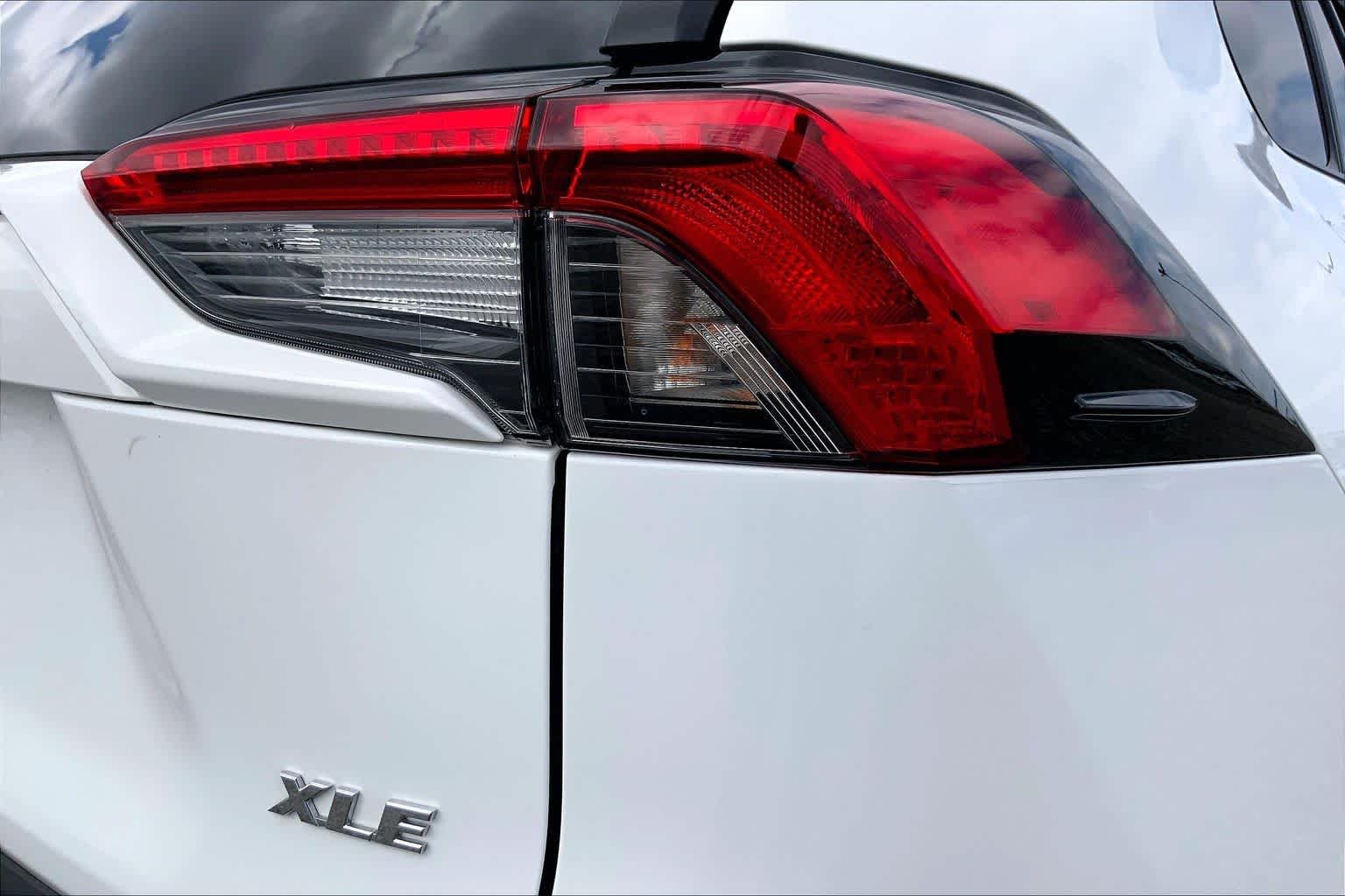 Used 2025 Ice Cap Toyota XLE image 10