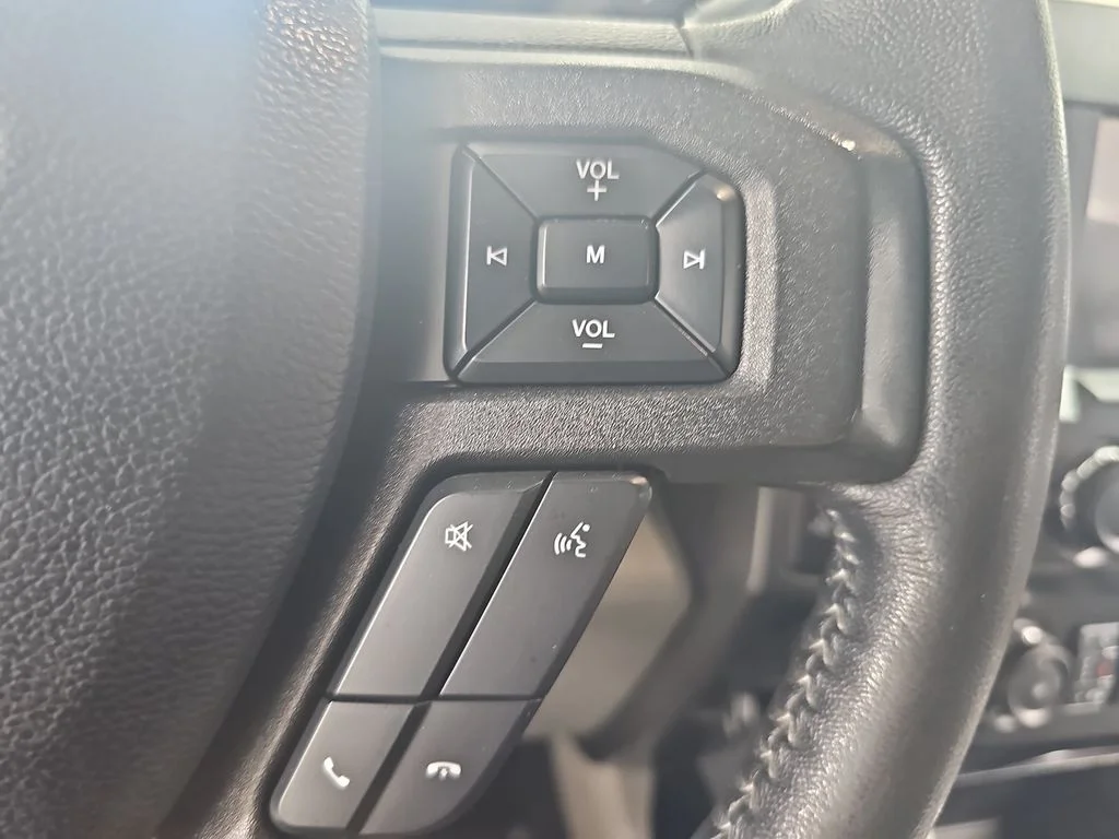 Used 2020 Silver Ford XLT image 23