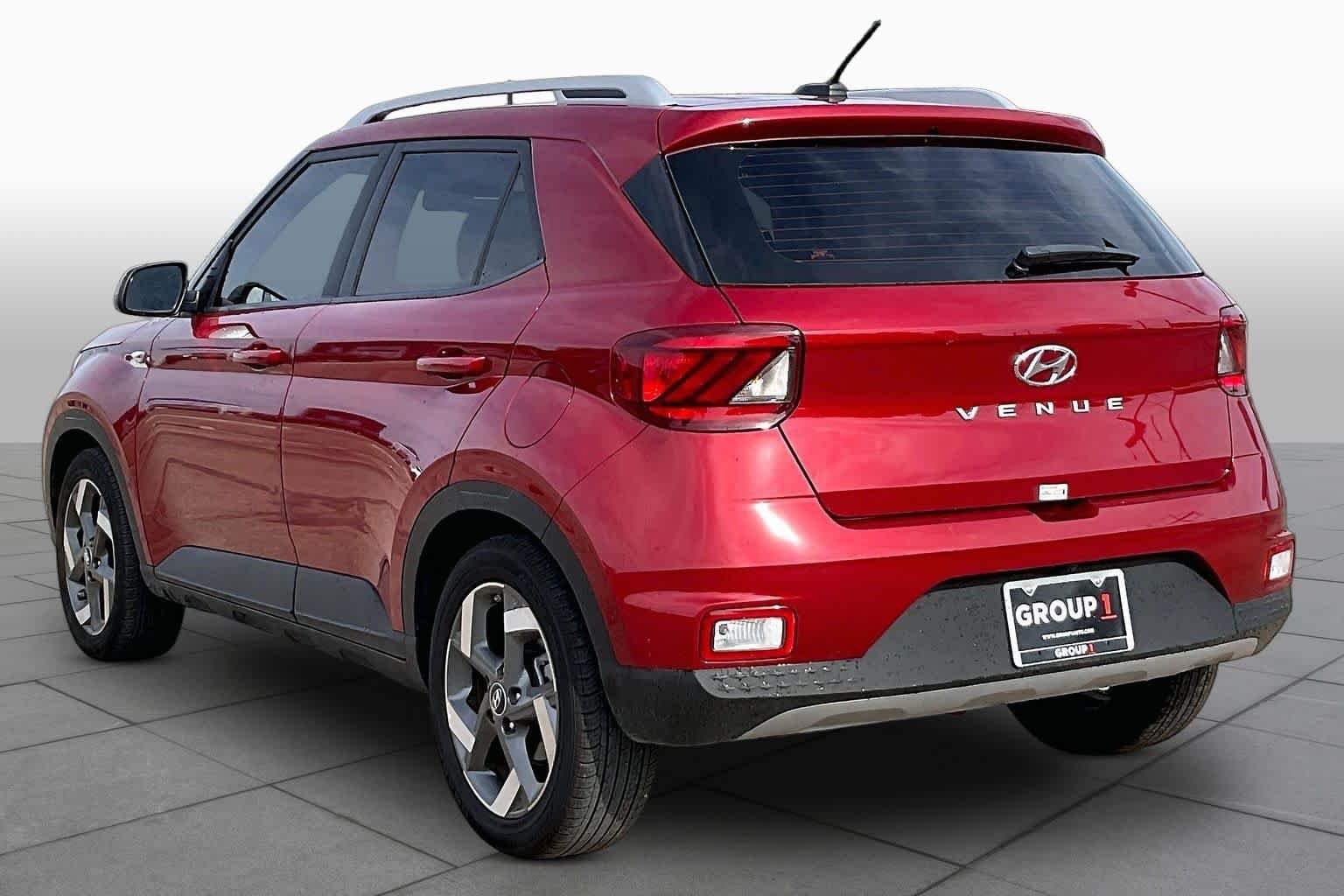 Used 2025 Red Hyundai SEL image 11