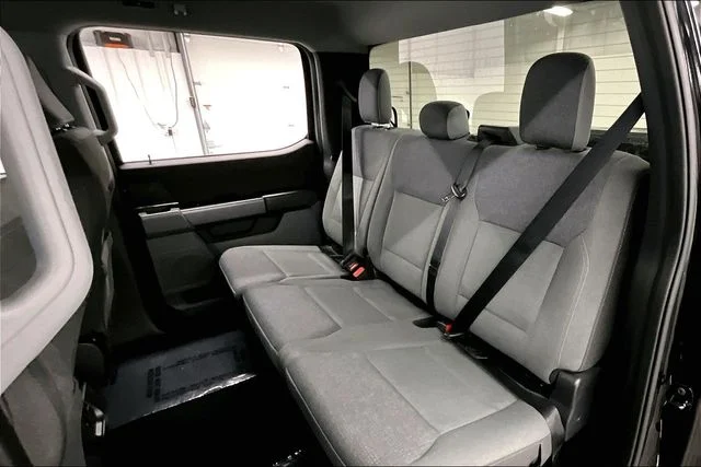 Used 2025 Agate Black Metallic Ford XLT image 23