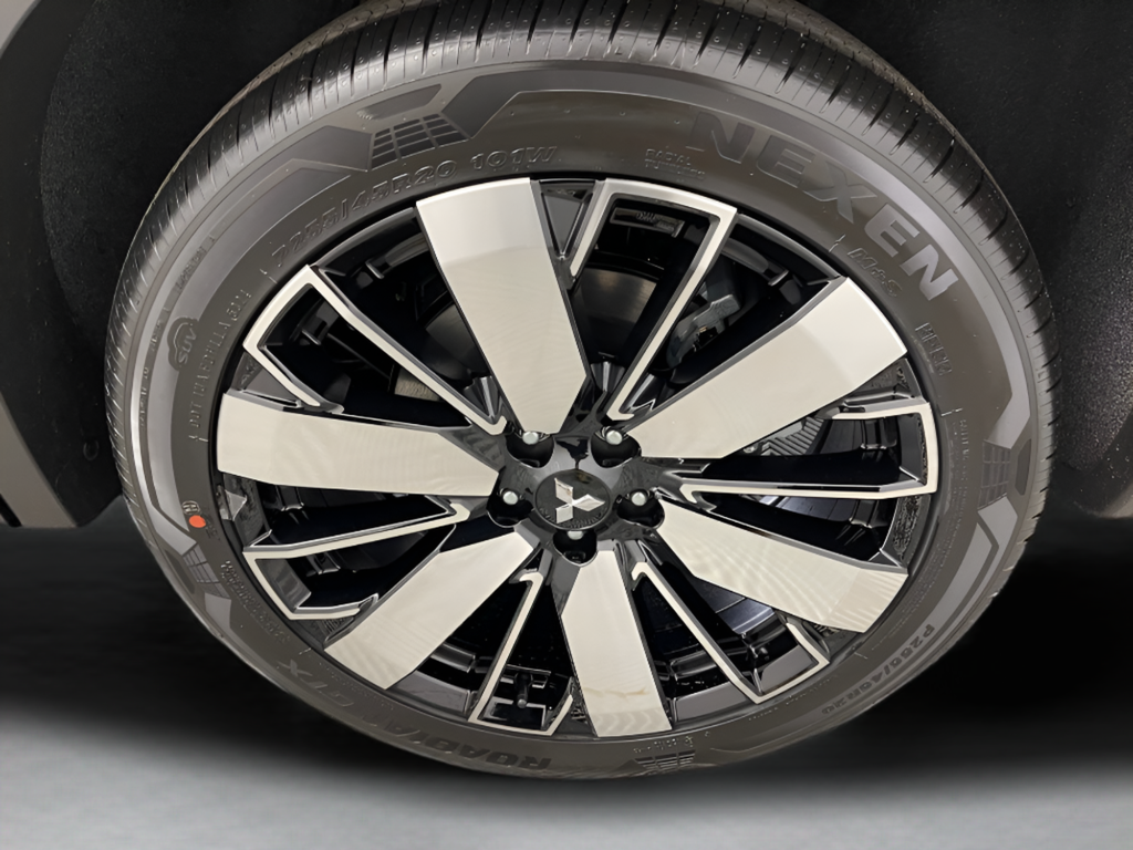 New 2026 White Diamond Mitsubishi SE image 38