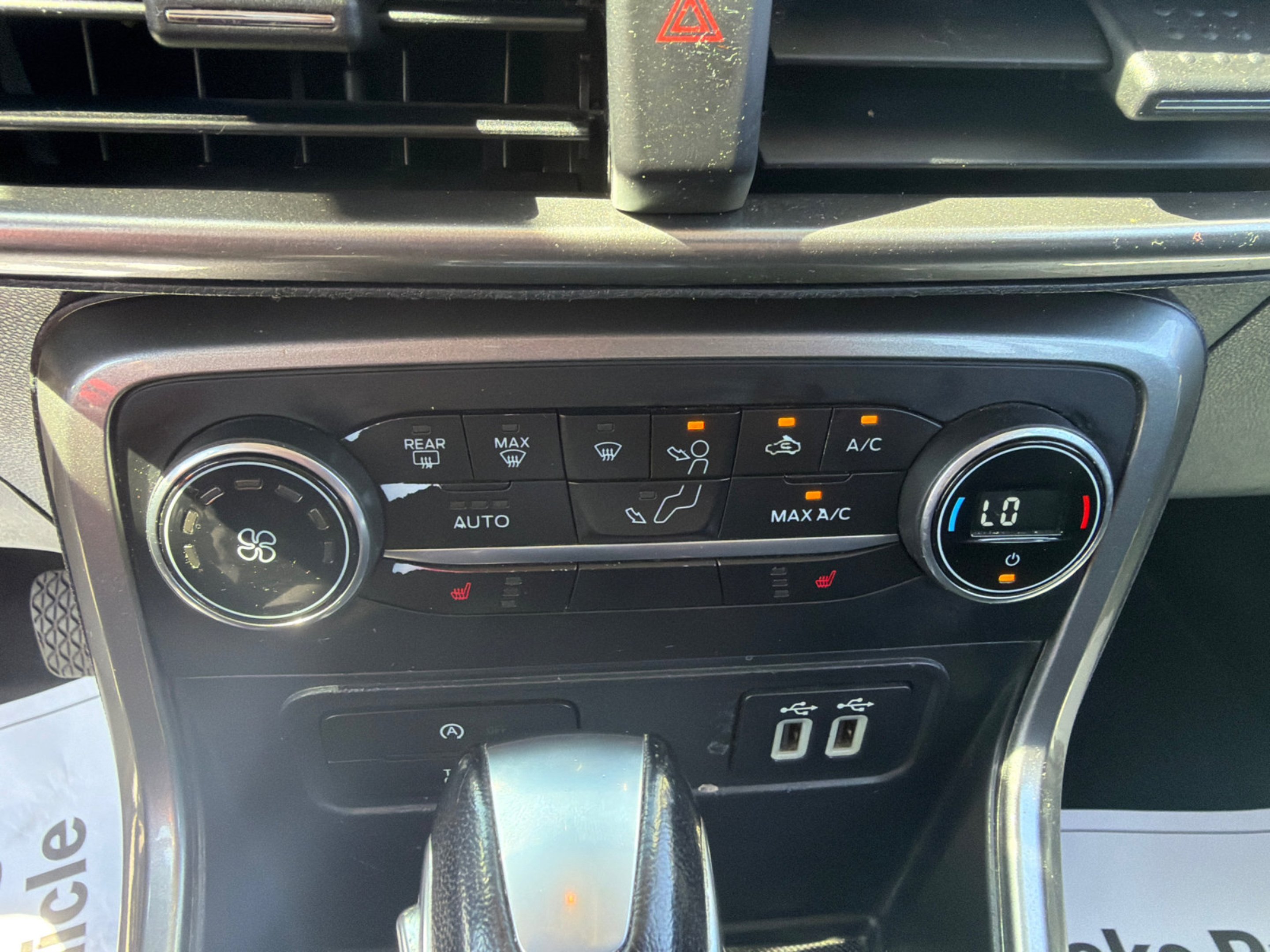 Used 2021 Shadow Black Ford SE image 28