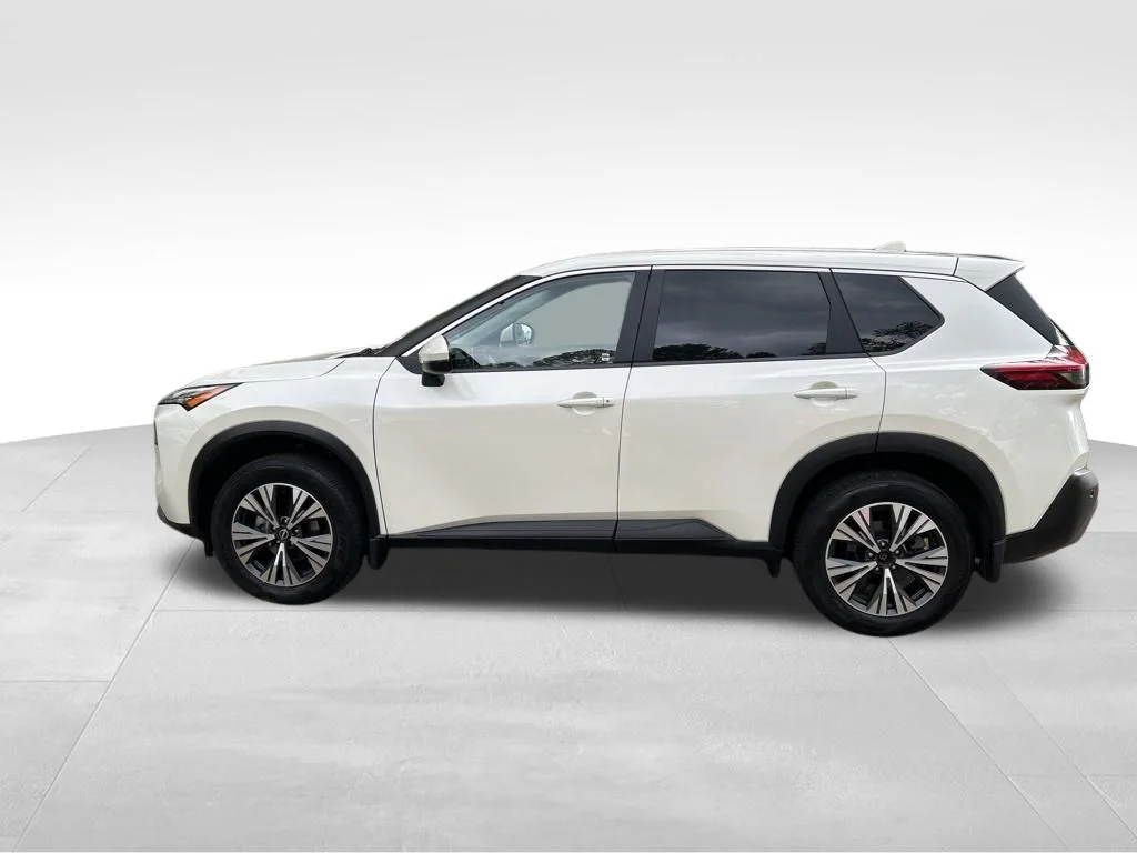 Used 2023 White Nissan SV image 2