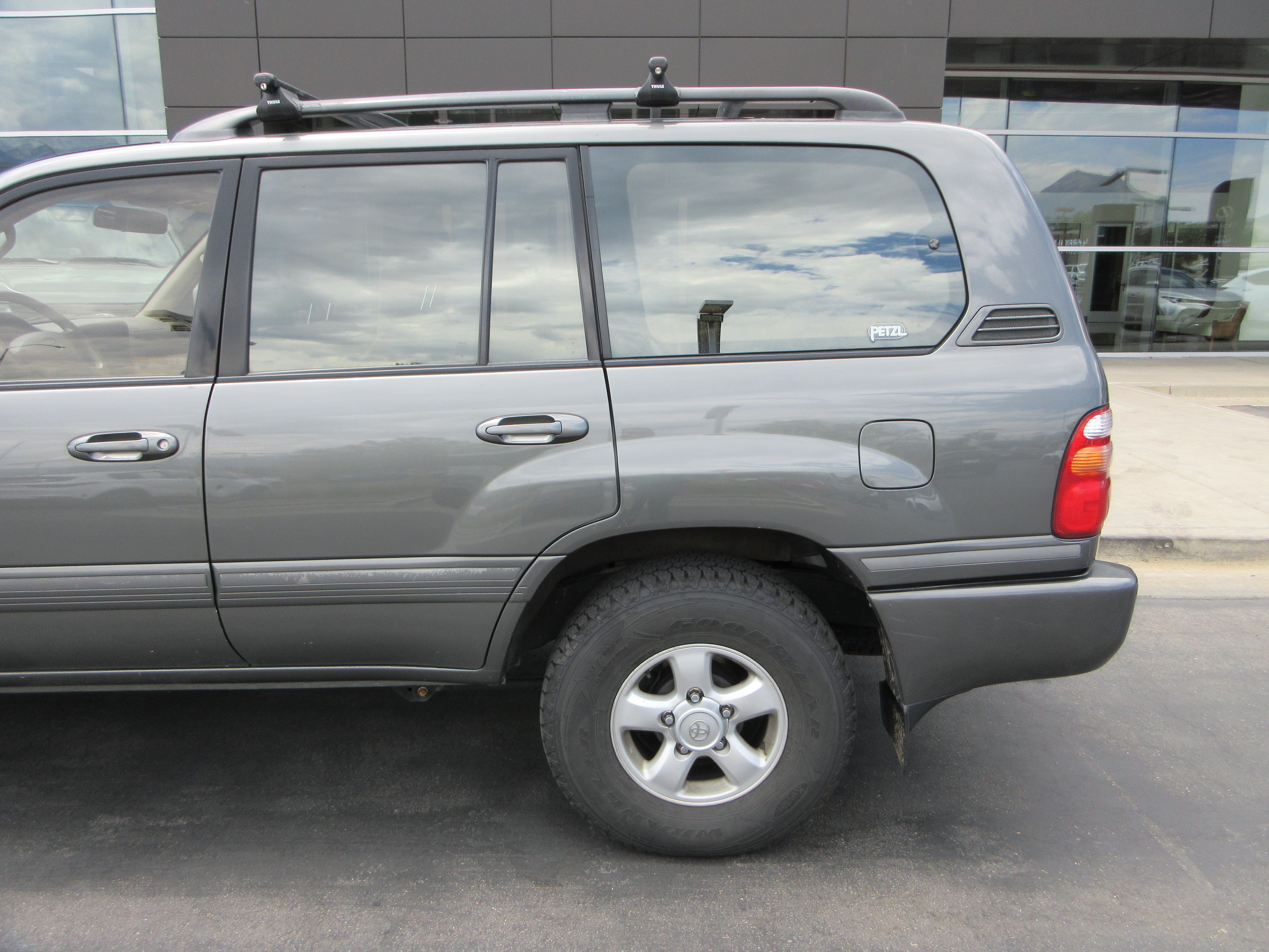 Used 2000 River Rock Green Metallic Toyota Base image 4