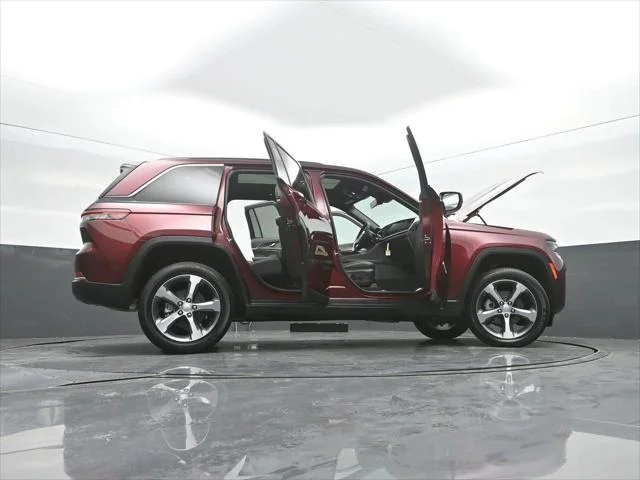 New 2026 Velvet Red Pearl-Coat Exterior Paint Jeep Limited image 51