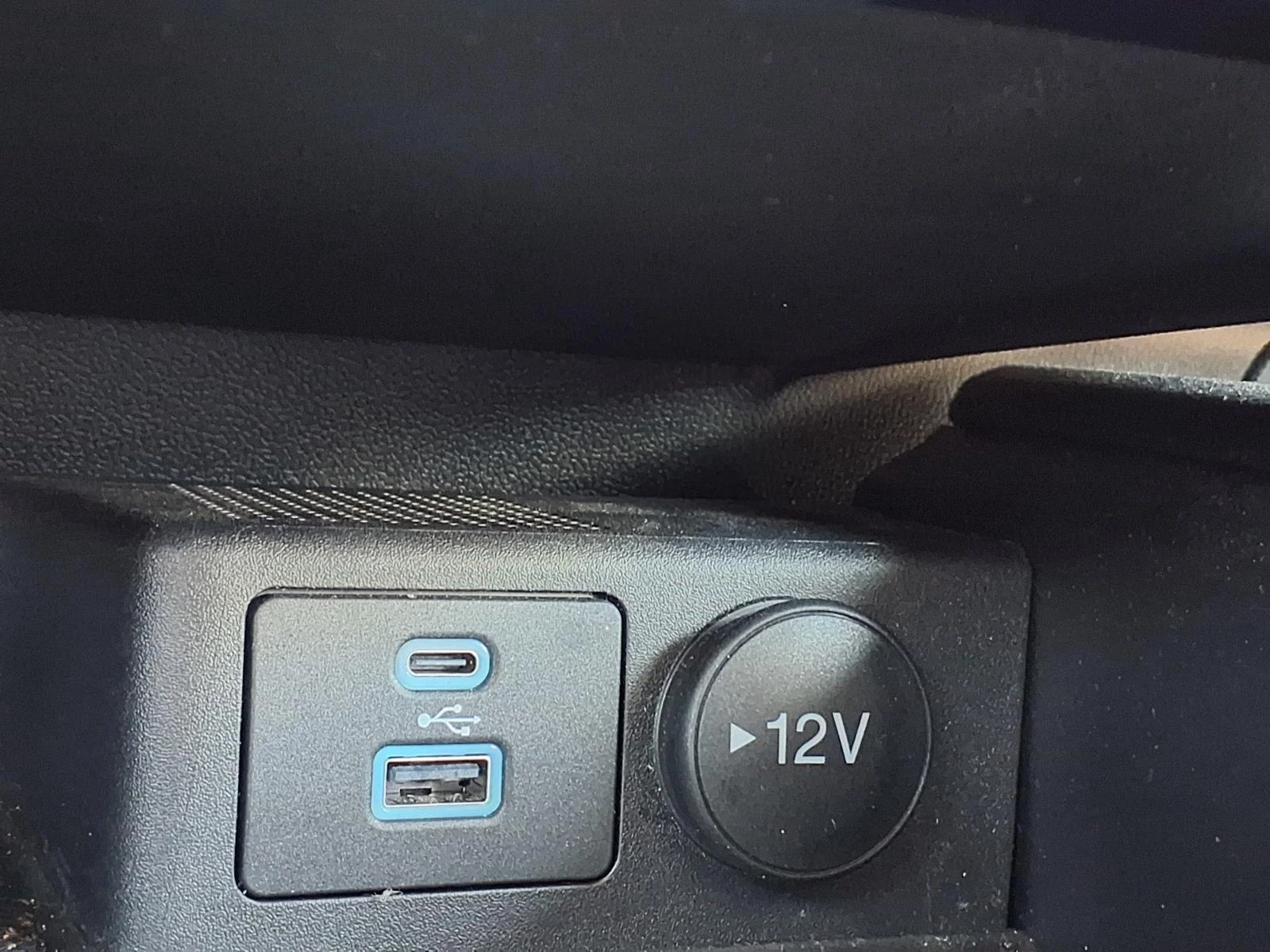 Used 2022 Atlas Blue Ford SE image 9