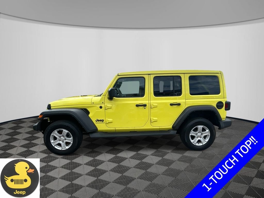 Used 2023  Jeep Sport S image 2
