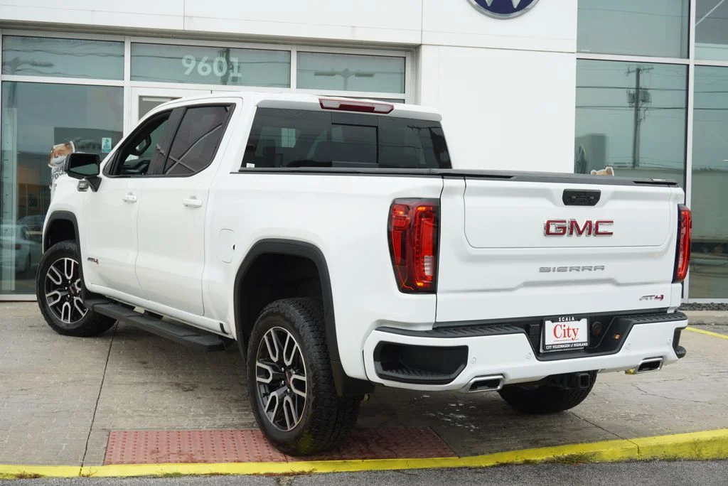 Used 2025 White GMC AT4 image 13