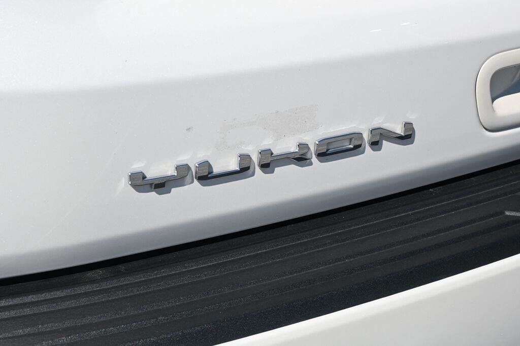 Used 2021 White Frost Tricoat GMC Denali image 23