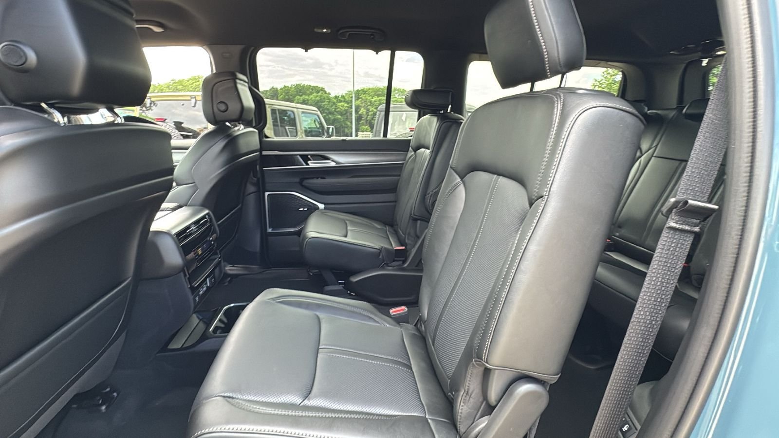 New 2026 Steel Blue Exterior Paint Jeep Limited Altitude image 30
