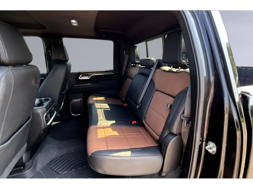 Used 2024 Black Chevrolet High Country image 18