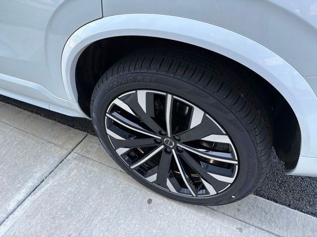 New 2026 White Volvo T8 Ultra image 6