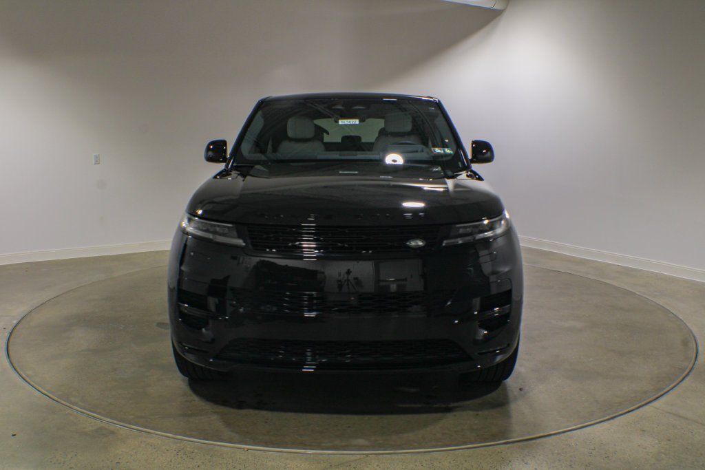 New 2027 Santorini Black Land Rover Dynamic SE image 9
