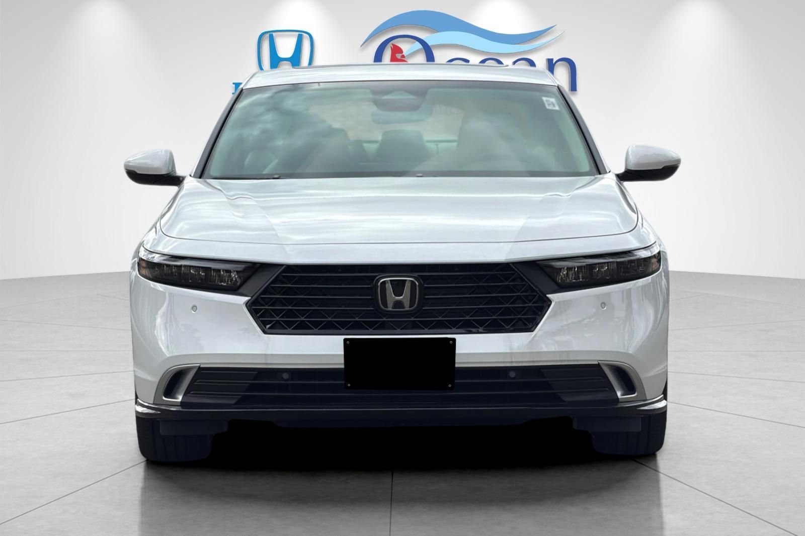 New 2026 Platinum White Pearl Honda Touring image 8