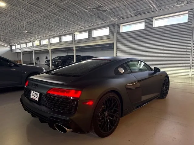 Used 2020 Daytona Gray Pearl Audi V10 image 3