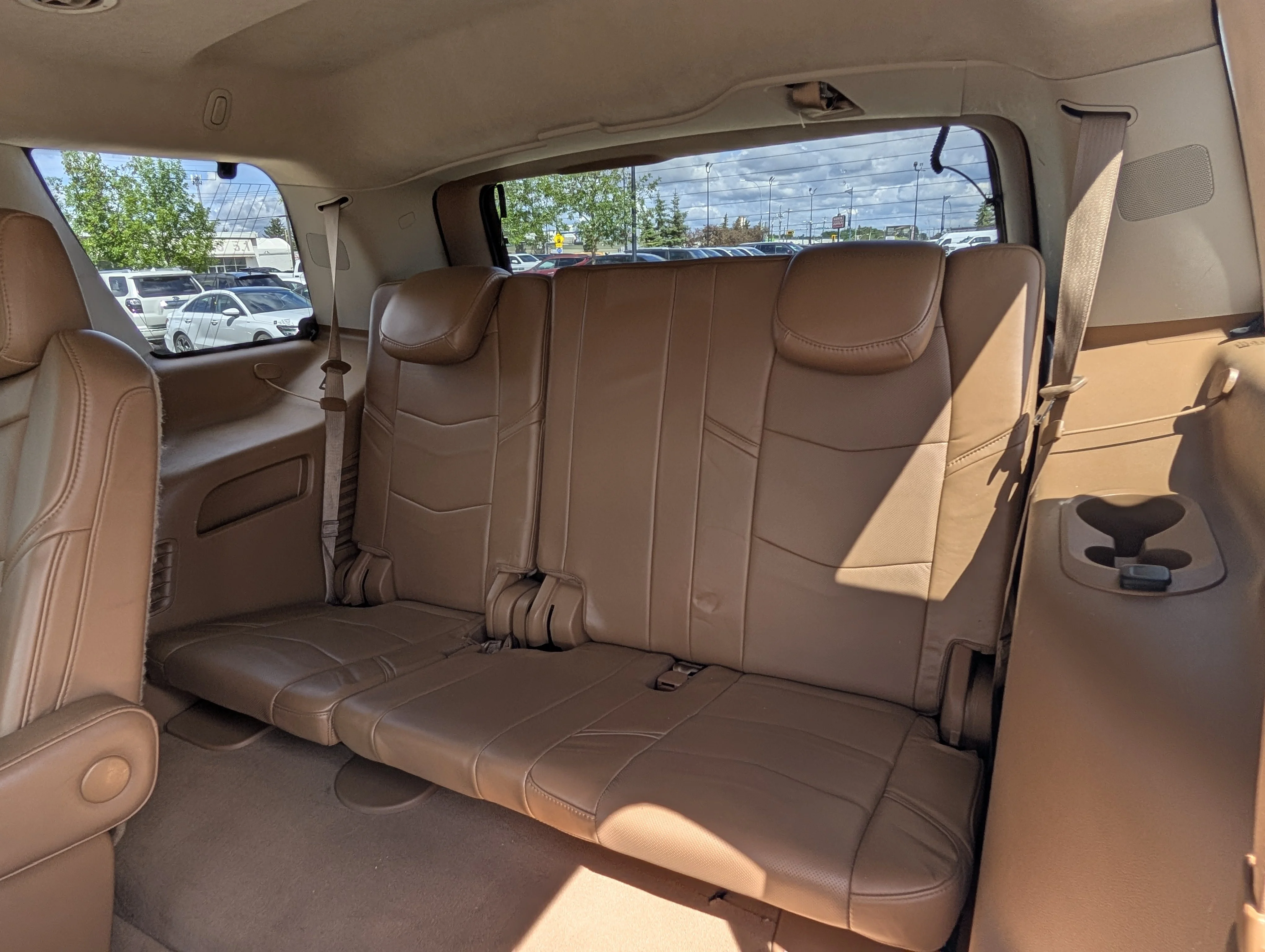 Used 2015 White Cadillac Platinum image 23