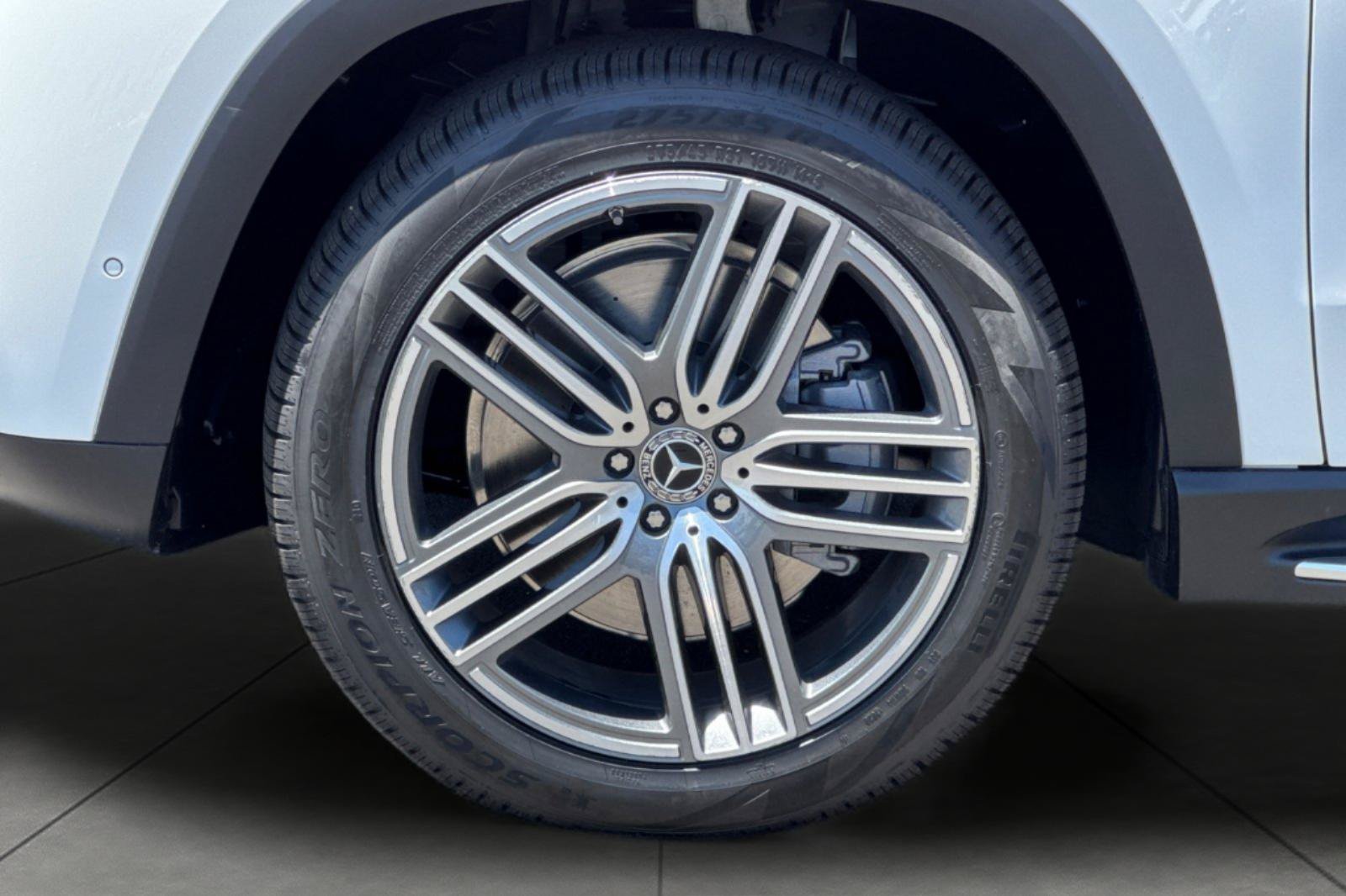 New 2026 Polar White Mercedes-Benz GLS 450 image 3