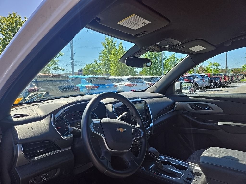 Used 2023 Summit White Chevrolet LT image 4