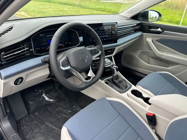 2025 Volkswagen Jetta SE - Photo 30
