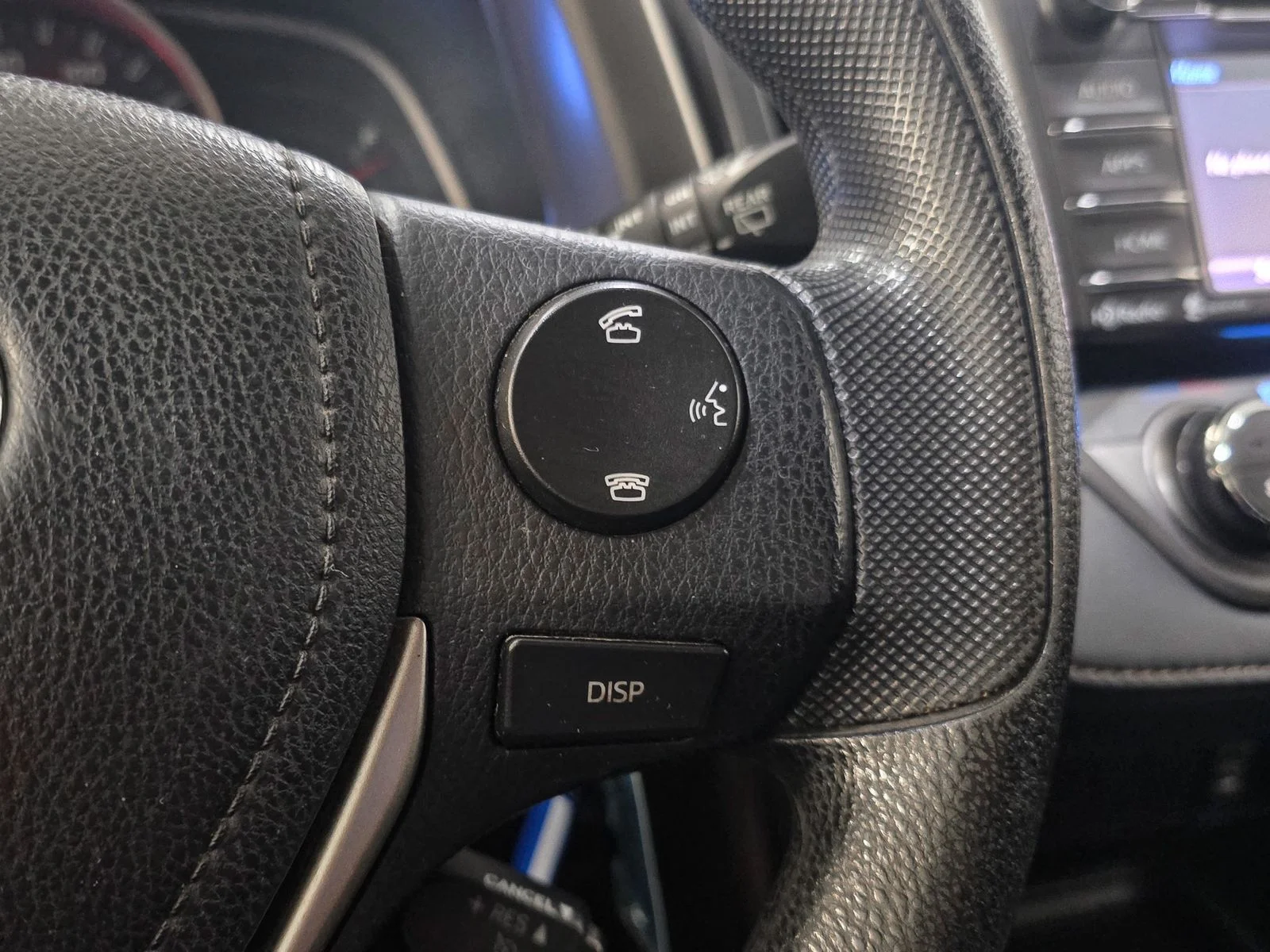 Used 2014 Gray Toyota XLE image 32