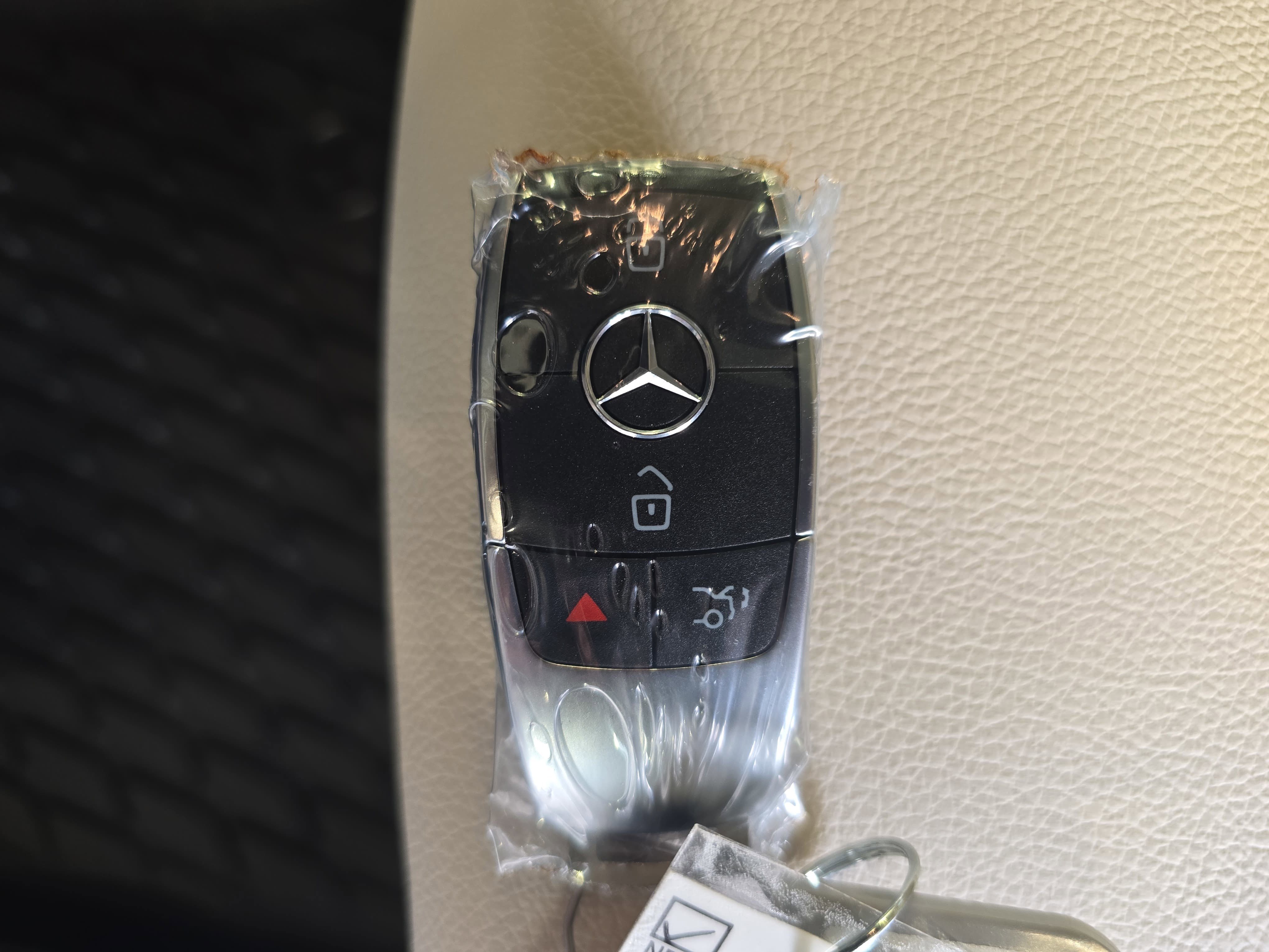 New 2026 Polar White Mercedes-Benz GLA250 image 36
